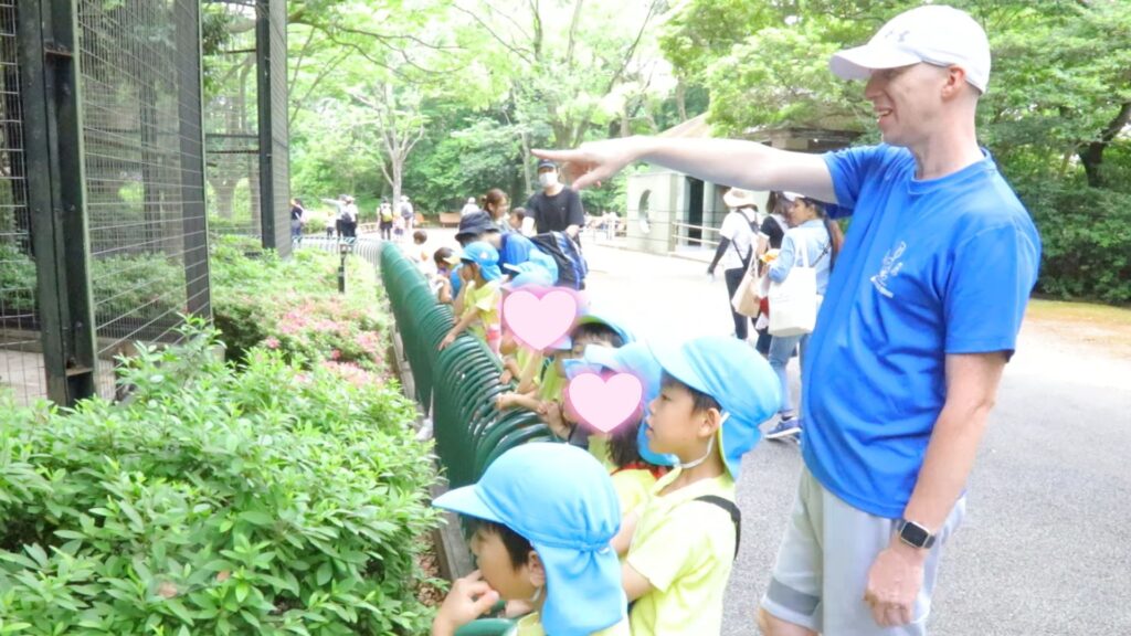 園児　先生　動物園